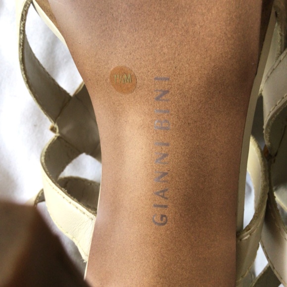 Beige Gianni Bini with box 7.5M heels - Picture 5 of 7